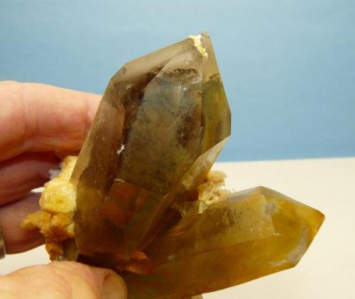 Quartz with feldspar and rutile
Van Rhynsdorp, Western Cape, South Africa.
98 x 95 x 52 mm
Same as above. (Author: Pierre Joubert)