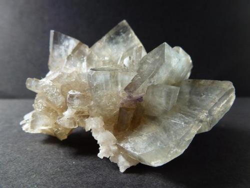 Barita, fluorita y dolomita<br />Mina Moscona, El Llano, Solís, Corvera de Asturias, Comarca Avilés, Principado de Asturias (Asturias), España<br />7 x 4,5 cm.<br /> (Autor: javier ruiz martin)