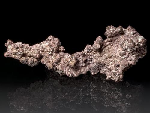 Copper
Bisbee, Warren District, Mule Mts, Cochise Co., Arizona, USA
7,5x3x2 cm
Crystallized Copper with minor Cuprite. Ex B. Carretta. (Author: Simone Citon)