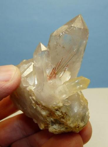 Quartz with rutile
Van Ryn’sdorp, Western Cape South Africa.
84 x 61 x 41 mm
Same as above. (Author: Pierre Joubert)