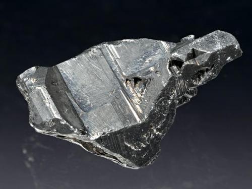 Stephanite
Erzgebirge, Saxony, Germany
2x1,5x1 cm
Curious, complex crystal. (Author: Simone Citon)