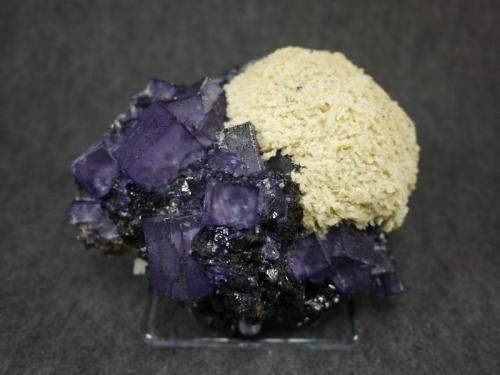 Fluorite, Barite, Sphalerite
Elmwood Mine, Smith County,  Tennessee, USA
17 x 14.5 cm (Author: Don Lum)