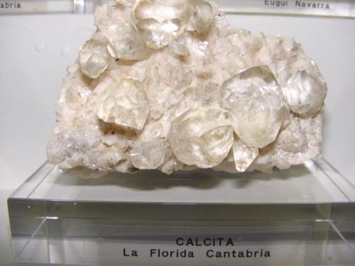 Calcita
Mina La Cuerre, Rionansa, Área minera La Florida, Sierra de Arnero, Cantabria, España
10x7 cm (Autor: jaume.vilalta)