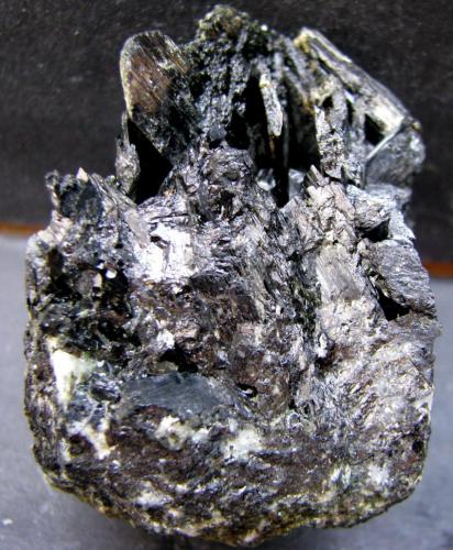 Ferro-Actinolita
Cantera El Negral, Pozo Alcón, Jaén, Andalucía, España.
58 x 32 mm. (Autor: José Luis Zamora)