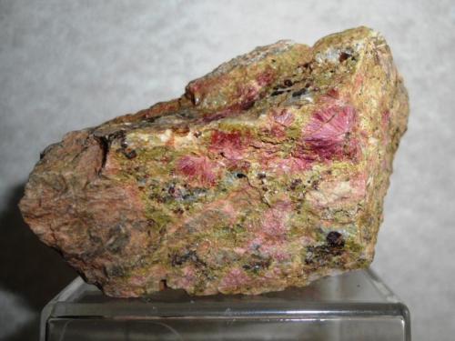 Clinozoisite, with minor Andradite
Mun. de Álamos, Sonora, México
73x55x50mm (Author: Carlos M.)