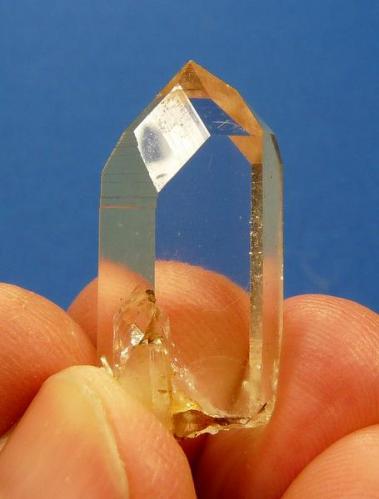 Quartz
Ceres, Western Cape, South Africa
30 x 13 x 09 mm
Another very clear crystal with a nice diamond facet. (Author: Pierre Joubert)