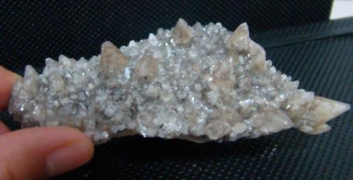 Calcita<br />Cavarrasa Oliveros y sus Demasías Quarry, La Romana, Comarca Vinalopó Medio, Alicante / Alacant, Valencian Community / Comunitat Valenciana, Spain<br />10cm<br /> (Autor: nimfiara)