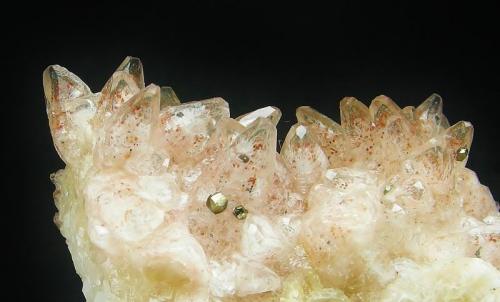 Calcita Cobaltífera + Pirita
Agoudal - Bou Azzer - Tazenakht - Ouarzazate - Marruecos
5.3 x 3.2 cm
Detalle (Autor: Diego Navarro)