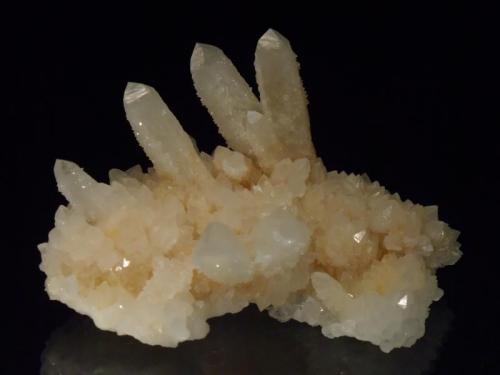 Quartz
Tararu Creek, Thames, New Zealand
8.5x6.5cm
A mound of stubby terminations (typical for this area) with crystals to 3cm which are coated in tiny sugary quartz crystals.
Self collected 2003 (Author: Greg Lilly)
