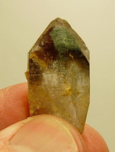 Quartz with unknown inclusions.
Villiersdorp, Western Cape, SA
32 x 14 x 10 mm (Author: Pierre Joubert)