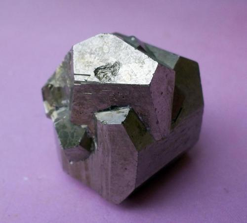 Pirita
Ambasaguas, La Rioja, España
2 x 2 cm (Autor: Cristalino)