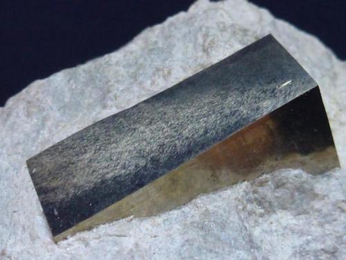 Pirita<br />Valdeperillo, Cornago, Comarca Arnedo, La Rioja, Spain<br />6 cm x 5 cm. Cristal de 2,5 cm x 1 cm x 0,8 cm<br /> (Autor: javier ruiz martin)
