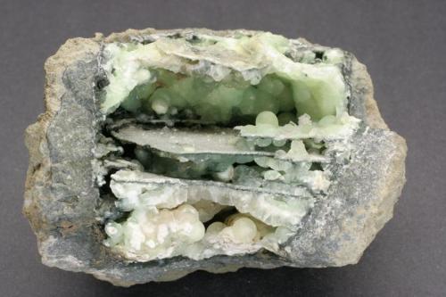 Prehnite
O&G Trap Quarry, Southbury, Connecticut, USA
12 cm. across (Author: vic rzonca)