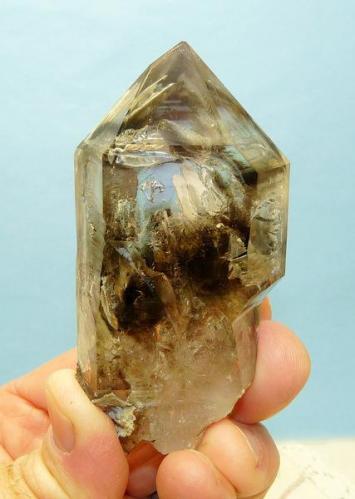 Smoky/amethyst quartz crystal
Brandberg, Namibia
96 x 46 x 33 mm
Same as above. (Author: Pierre Joubert)