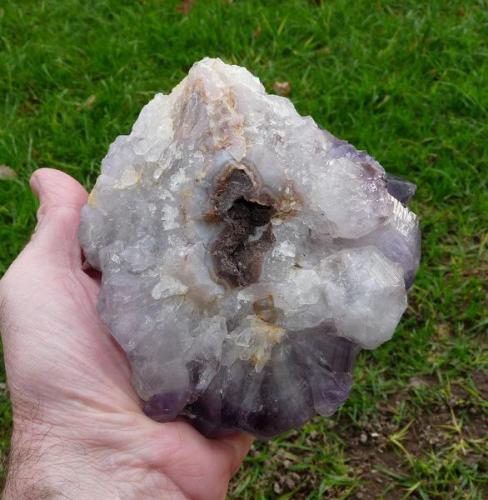 Amethyst quartz and unknown mineral, possibly calcite.
Brandberg, Namibia
129 x 119 x 89 mm
Same as above.  Bottom of specimen. (Author: Pierre Joubert)