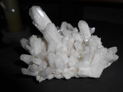 Danburita
Charcas, San Luis Potosí, México
6.2 cm x 3.9 cm x 4.2 cm
El cristal mas largo mide 3.3 cm x 1.2 cm (Autor: williams antonio pulido)