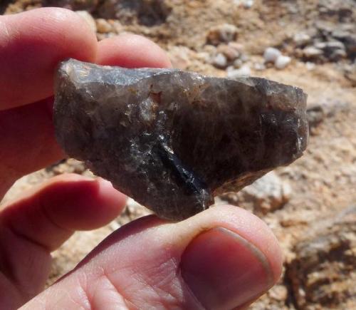 A piece of smoky quartz from this vein. (Author: Pierre Joubert)