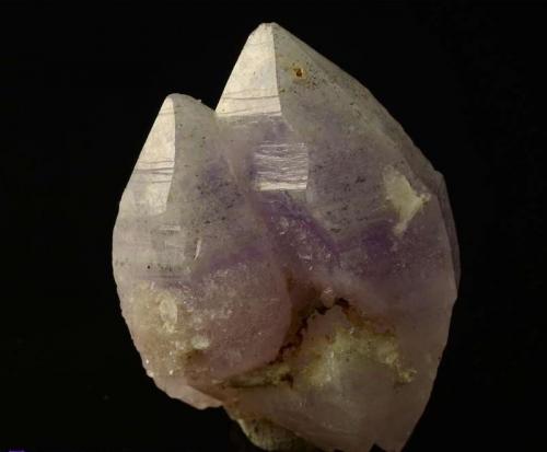 Quartz (variety amethyst)
Pakistan
55x40x25 (Author: Walker)