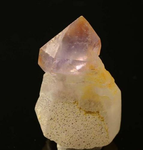 Quartz (variety amethyst)
Pakistan
35x25x15mm (Author: Walker)