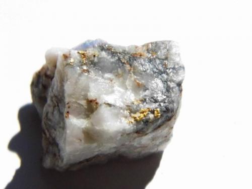 Gold on Quartz
Wright Hardgrave Mine, Kirkland Lake, Ontario, Canada
3x3 cm (Author: derrick)