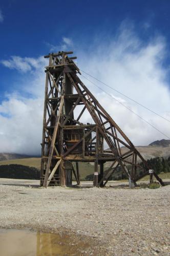 Head frame. (Author: vic rzonca)