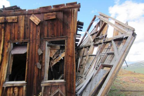 The gable end of the winch house. (Author: vic rzonca)