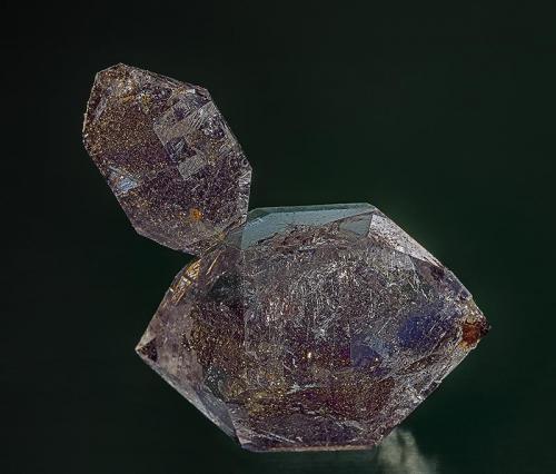 Quartz included with Pyrite
Benchmark Quarry, St Johnsville, Montgomery Co., New York, USA
3.2 x 3.5 cm (Author: am mizunaka)