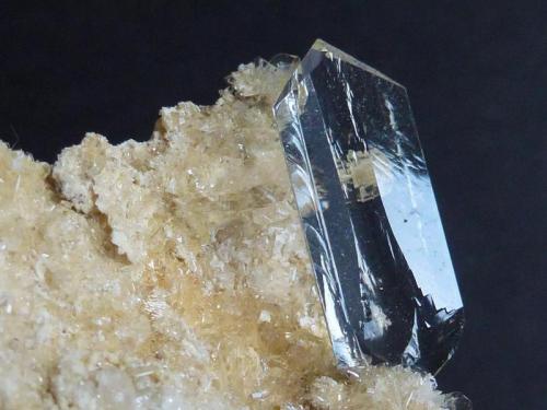 Yeso<br />Alabaster quarries, Fuentes de Ebro, Delimitación Comarcal de Zaragoza, Zaragoza, Aragon, Spain<br />Cristal de 1,7 cm.<br /> (Autor: javier ruiz martin)