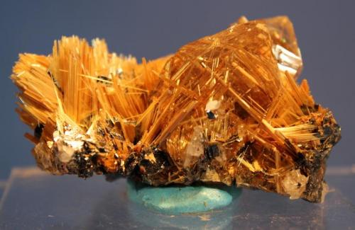 Rutile, Quartz
Bahia, Brazil
6.8 x 5 cm (Author: Don Lum)