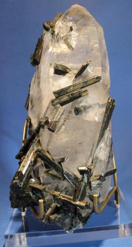 Quartz, Epidote
Minas Gerais, Brazil
18.2 x 8 x  6.5 cm (Author: Don Lum)