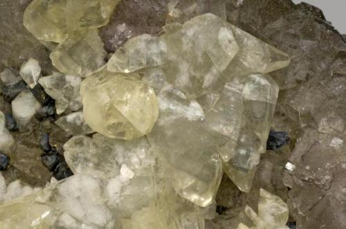 Fluorite with Calcite, Chalcopyrite and Sphalerite
Ladywash Mine, Eyam, Derbyshire, England, UK
Specimen size: 13.7 × 11.4 × 7 cm.

Detail (Author: Jordi Fabre)