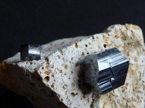 Anatasa
Kharan, Baluchistán, Pakistán
1 x 1,2 cm. el cristal mayor

Detalle (Autor: javier ruiz martin)