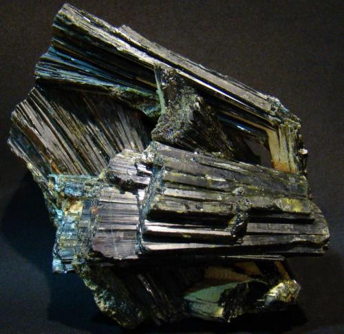 Epidota
Kayes, Mali
11x7x6 cm
Pieza formada por 8 cristales de Epidota. (Autor: D.N.S.Borràs)