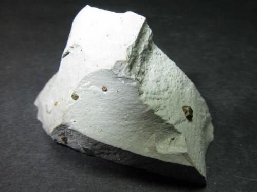 Pirita
Cantera Maibolte, Dörentrup, Lemgo, Eastern Westphalia, North Rhine-Westphalia, Alemania
4’5 x 2’5 cm.
Piritas en matriz de mármol triásico. (Autor: prcantos)