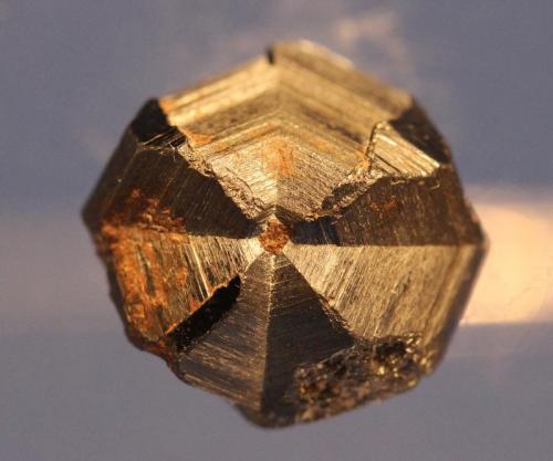 Rutile Eightling Twin
Magnet Cove, Hot Spring County, Arkansas, USA
14 x 13 mm (Author: Don Lum)