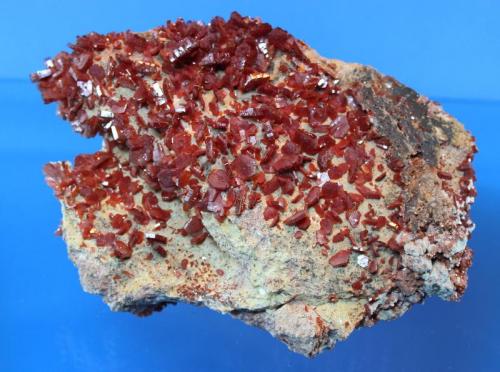 Vanadinite
Milbladen, Morocco
19.5 x 13 cm (Author: Don Lum)