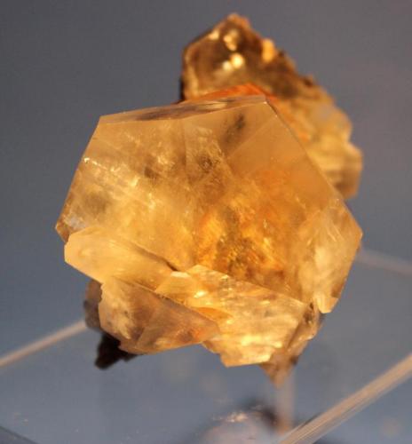 Calcite
Xikuangshan Deposit, Hunan Province, China
5 x 4.7 x 4.4 cm
ex Geoff Krasnov (Author: Don Lum)