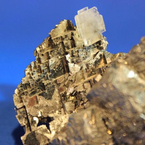 Pyrite, Barite
Bou Nahas, Oumjrane Alnif, Er Rachidia, Morocco
8.5 x 5.8 x 5 cm (Author: Don Lum)