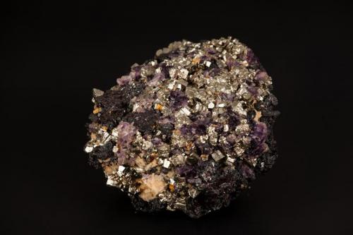 Pirita con fluorita y esfalerita
Mina Ojuela, Mapimí, Durango, México
10x9 cm (Autor: victor chaul chamut)