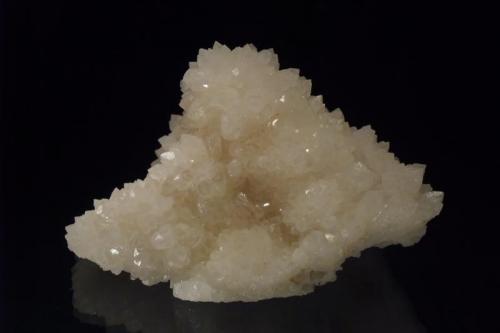 Quartz
Tinkers Gully, Tararu Creek, Thames, New Zealand
10.5x7.5 cm
Another example (Author: Greg Lilly)