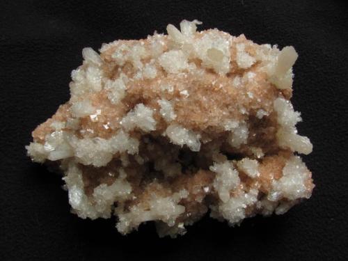 Stilbite + Chabazite
Moonen Bay, Isle of Skye, Scotland, UK
9cm x 7cm x 4cm
Same as above, but upside down (Author: Mike Wood)