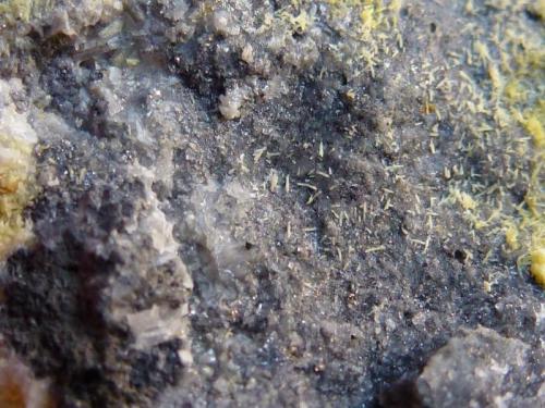 Mimetita<br />Santa Bárbara Mine, De Pichita Hill, La Perdiguera, Madridejos, Comarca La Mancha, Toledo, Castilla-La Mancha, Spain<br />Formato Macro, tamaño milimétrico<br /> (Autor: javier ruiz martin)