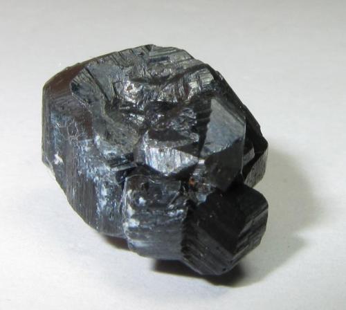 Rutilo
Magnet Cove, Hot Spring County, Arkansas, Estados Unidos
12 x 10 mm.; 4 x 5 mm. el "eightling" de la derecha
Detalle del otro ciclo menor, un "eightling" peor definido. (Autor: prcantos)
