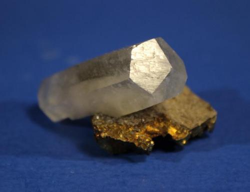 Calcite, Chalcopyrite
Sweetwater Mine, Viburnum Trend District, Reynolds County, Missouri, USA
4.8 x 4.0 x 3.0 cm (Author: Don Lum)