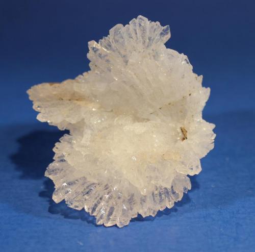 Quartz
Badlands, Alberta, Canada
7.0 x 6.2 x 4.8 cm (Author: Don Lum)