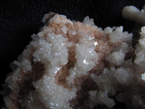 Stilbite + Chabazite
Moonen Bay, Isle of Skye, Scotland, UK
FOV approx 5cm x 4cm
Close up of the above large specimen. (Author: Mike Wood)