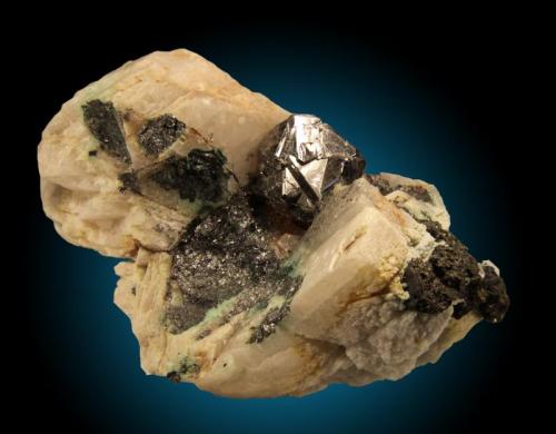 Carrolita, Calcita
Kamoya Mine, Kambove, Katanga, Congo (Zaire)
10xcm, cristal de 3cm
Cristales octaédricos interpenetrados con excelente brillo. (Autor: Raul Vancouver)