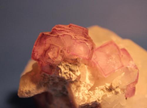 Fluorite, Quartz
Yaogangxian Mine, Hunan, China
10 x 9 cm (Author: Don Lum)