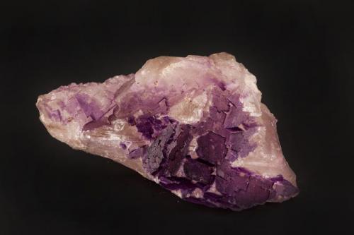 Fluorita
Mina El Tule. Melchor Muzquiz, Coahuila, México.
15x11 cm (Autor: victor chaul chamut)