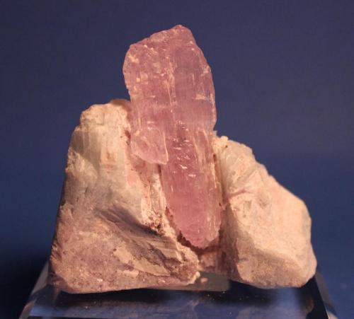 Spodumene variety Kunzite
Pech, Kunar Province, Afghanistan
6.6 x 6.5 cm (Author: Don Lum)